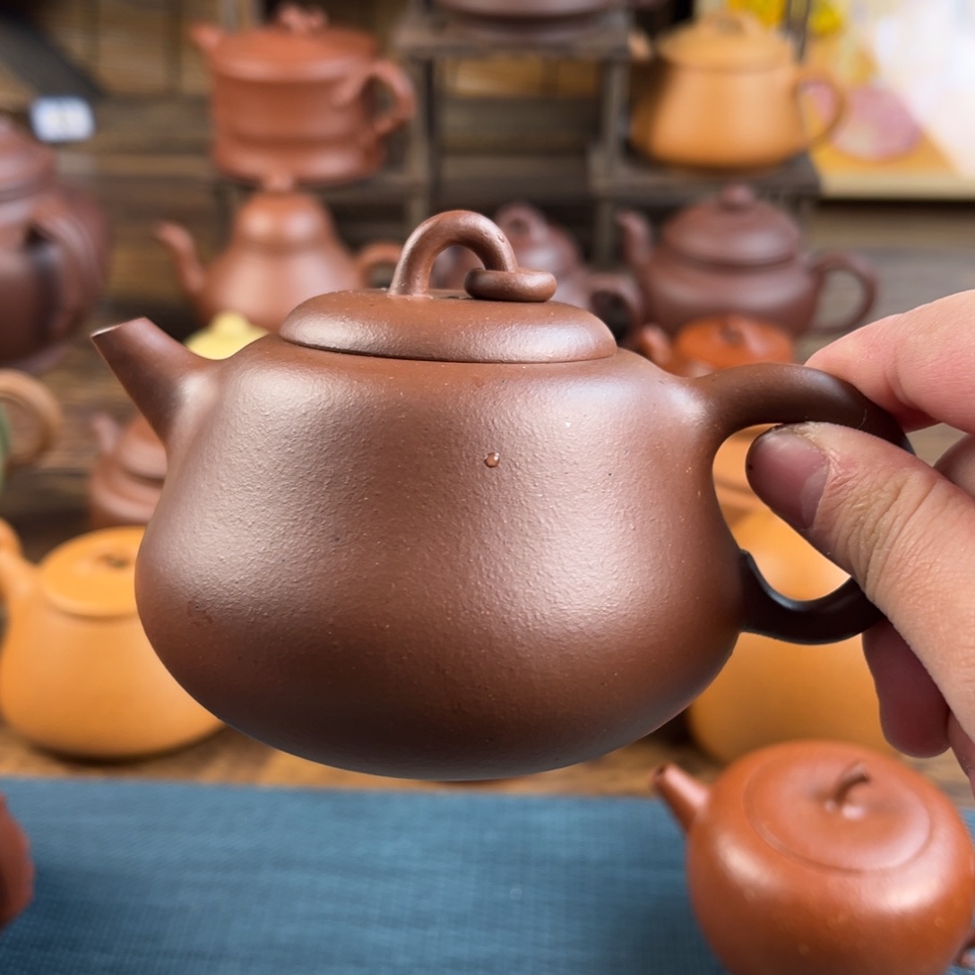 紫砂茶壶手工制作工艺精湛等