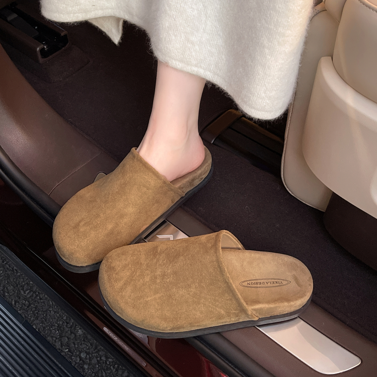 2025新款圆头平底勃肯鞋女秋外穿复古一脚蹬包头半拖鞋休闲穆勒鞋