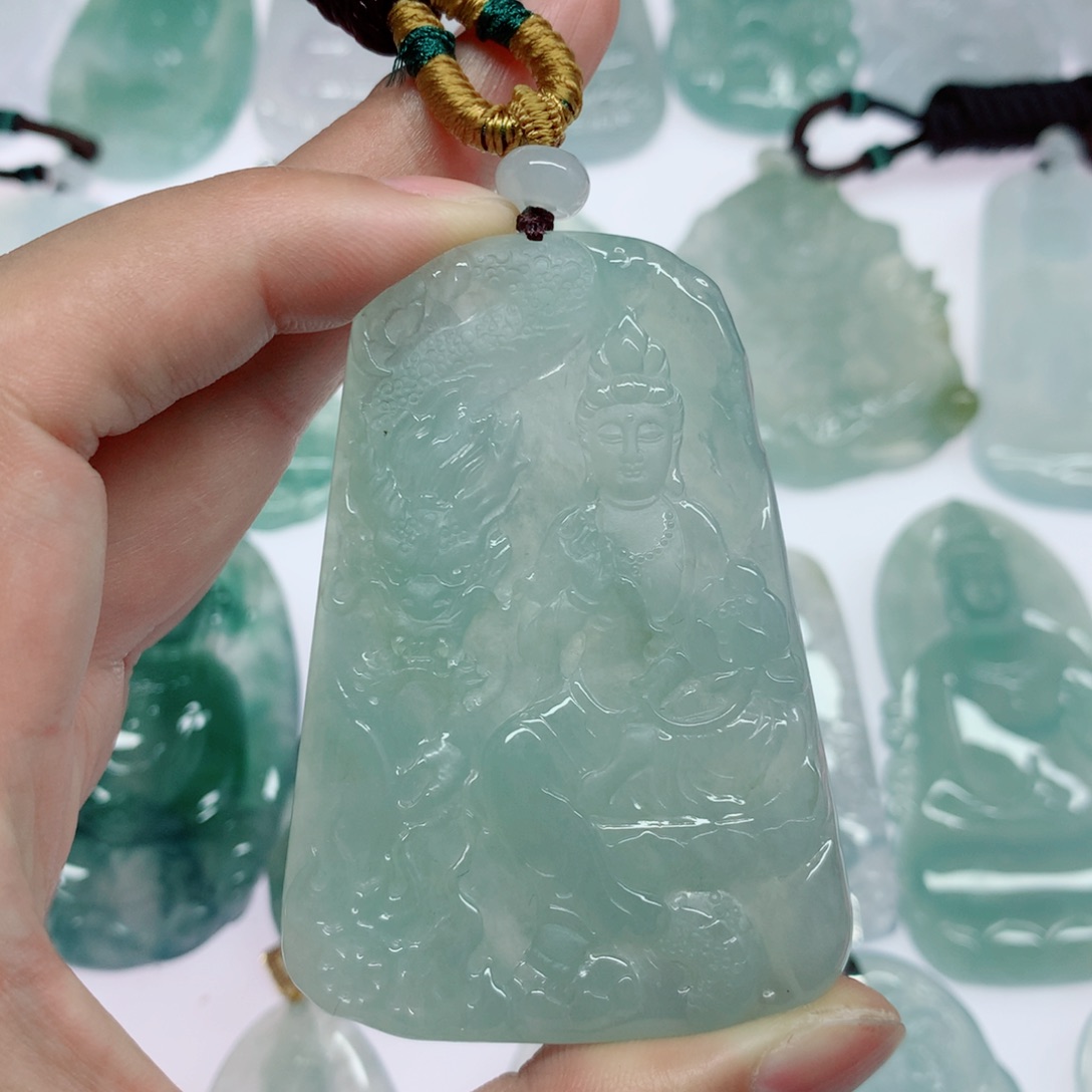 翡翠未镶嵌挂件御龙观音