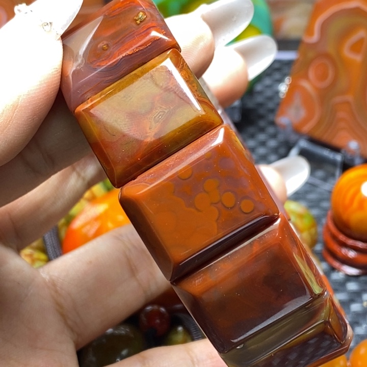 体***案玛瑙/玉髓未镶嵌颈饰