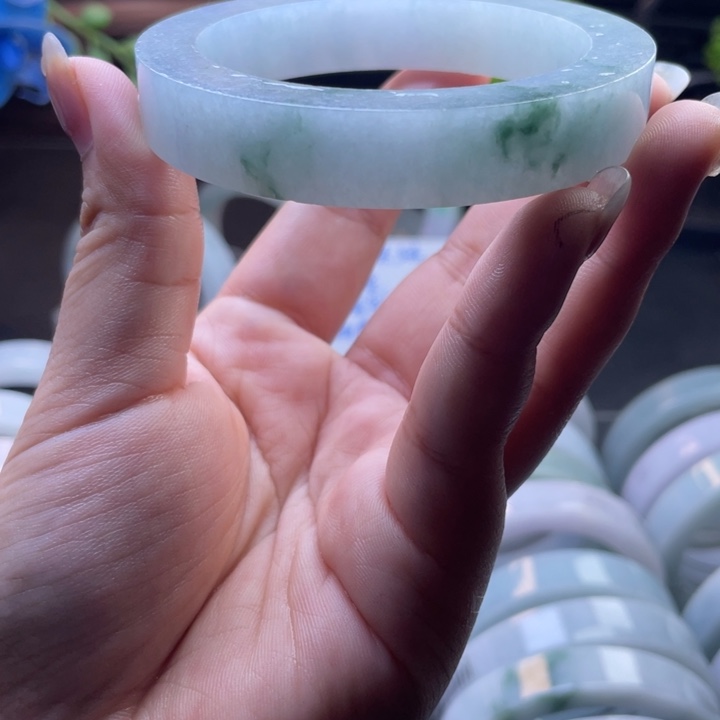 曲***初定制翡翠多样性未镶嵌