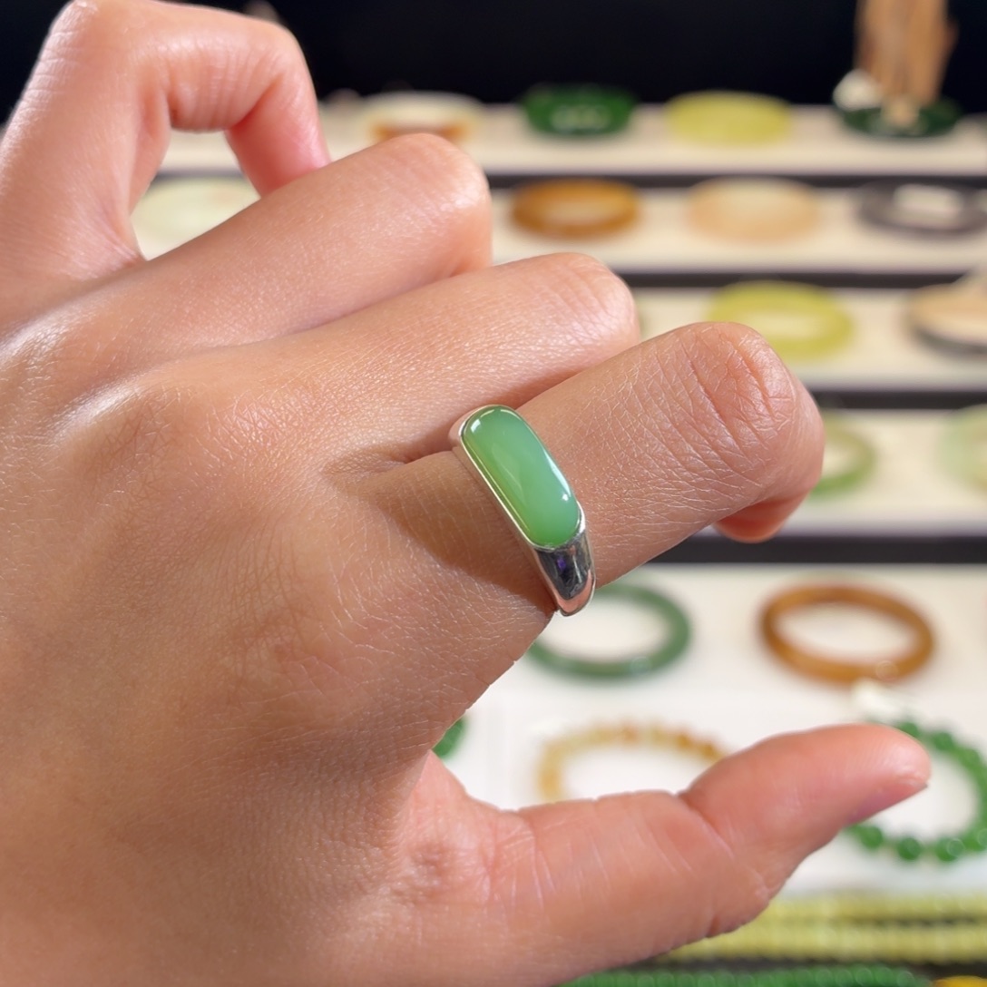 和田玉银S925镶嵌戒指新疆黑羊洞碧玉