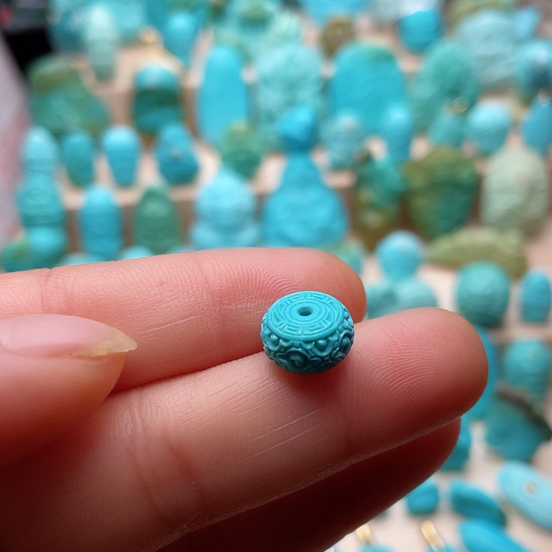 绿松石颈饰未镶嵌