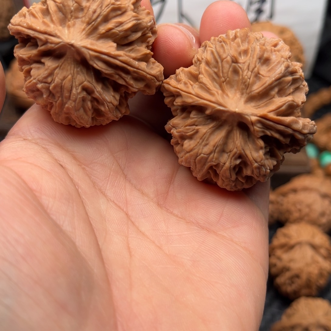 【闪购商品】?****?文玩核桃手把件苹果圆