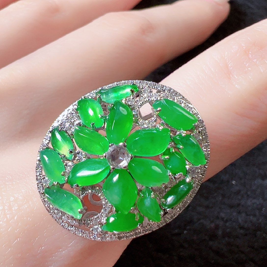 翡翠戒指18K金镶嵌签收后24小时鉴赏期，过时不退