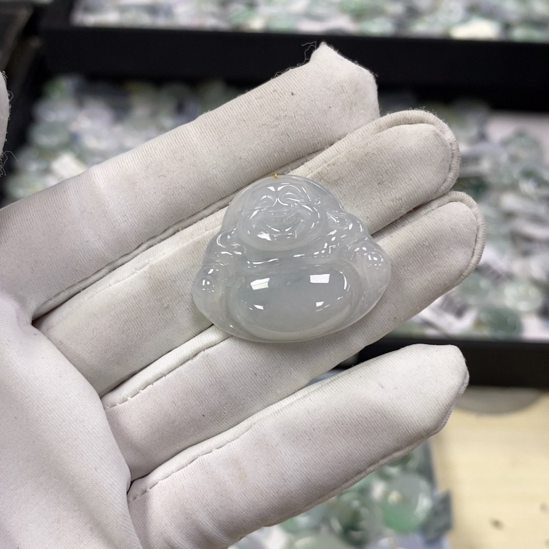 翡翠未镶嵌颈饰佛公