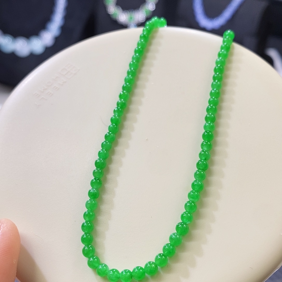 翡翠挂件未镶嵌多样发其一（单颗）