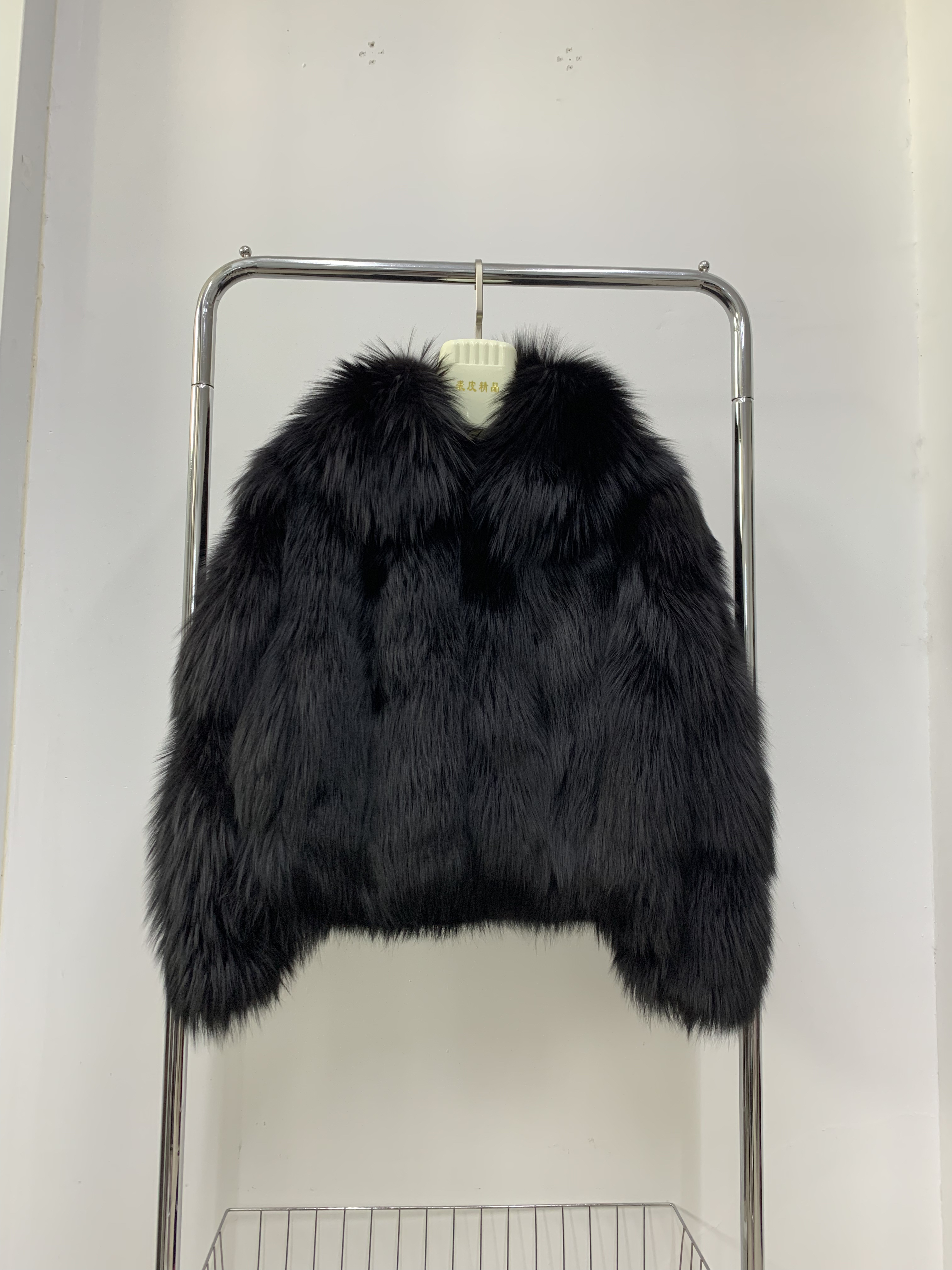 南宫悦尔 黑色狐狸毛短款小方领女士外套