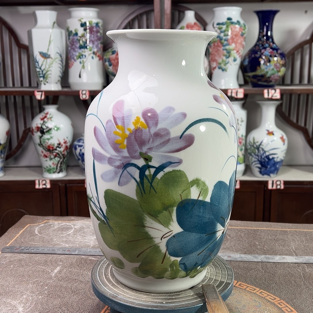 陶摆件景德镇陶瓷大冬紫荷