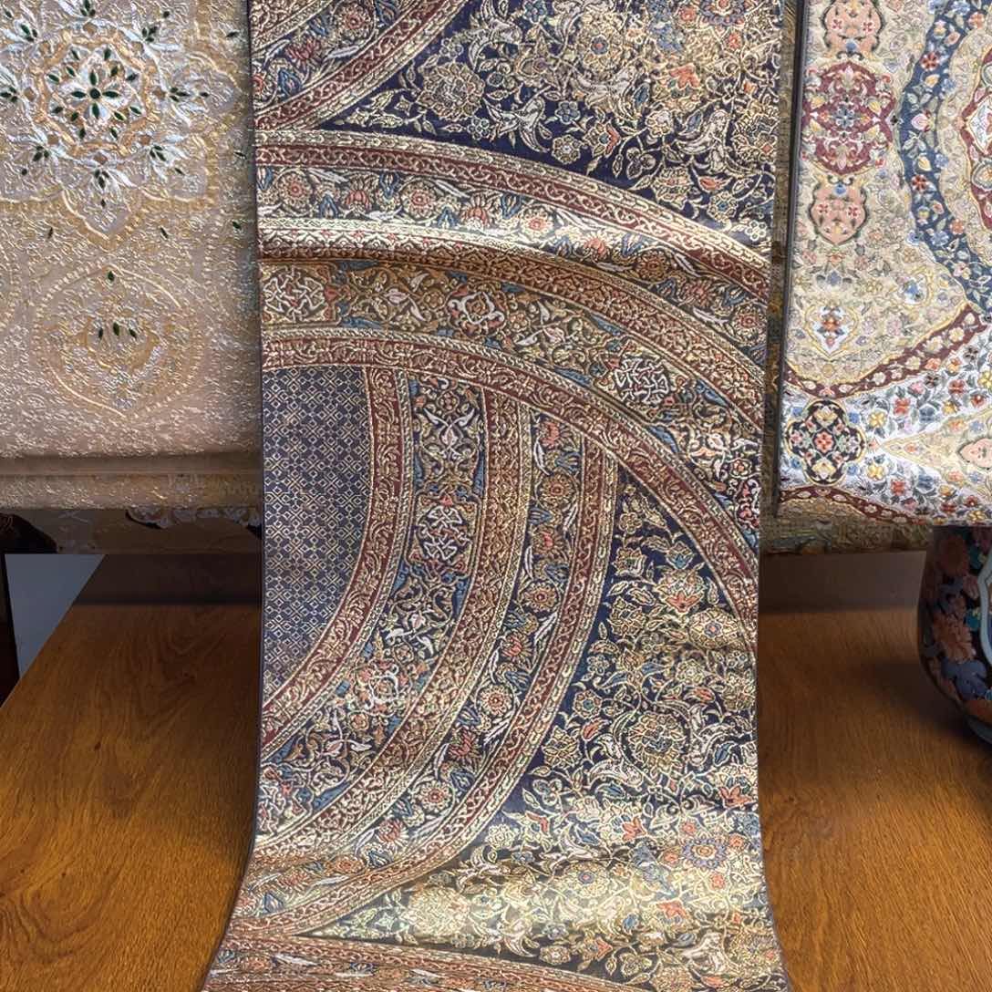 织绣金织唐草织锦