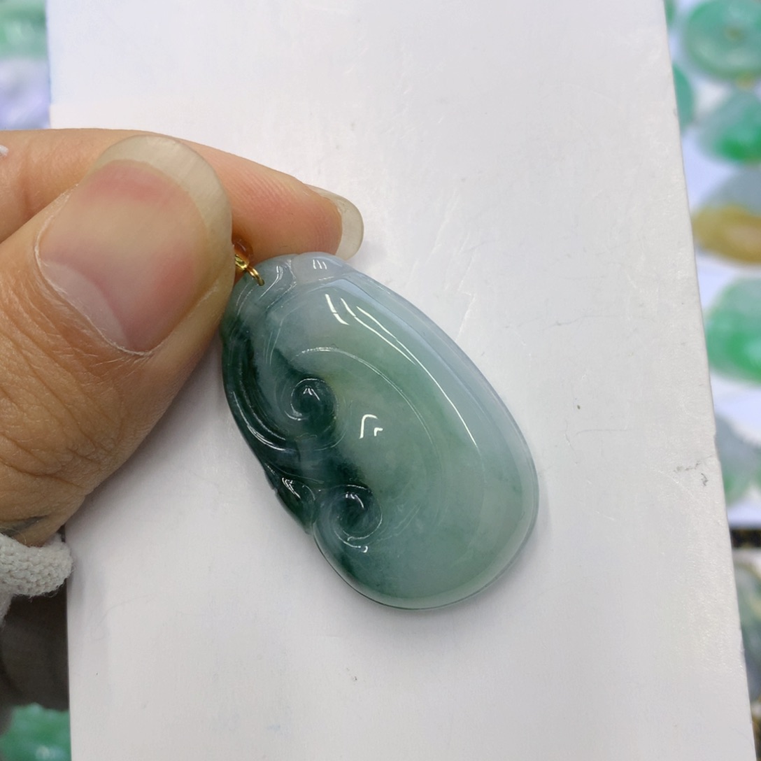 翡翠颈饰未镶嵌翡翠