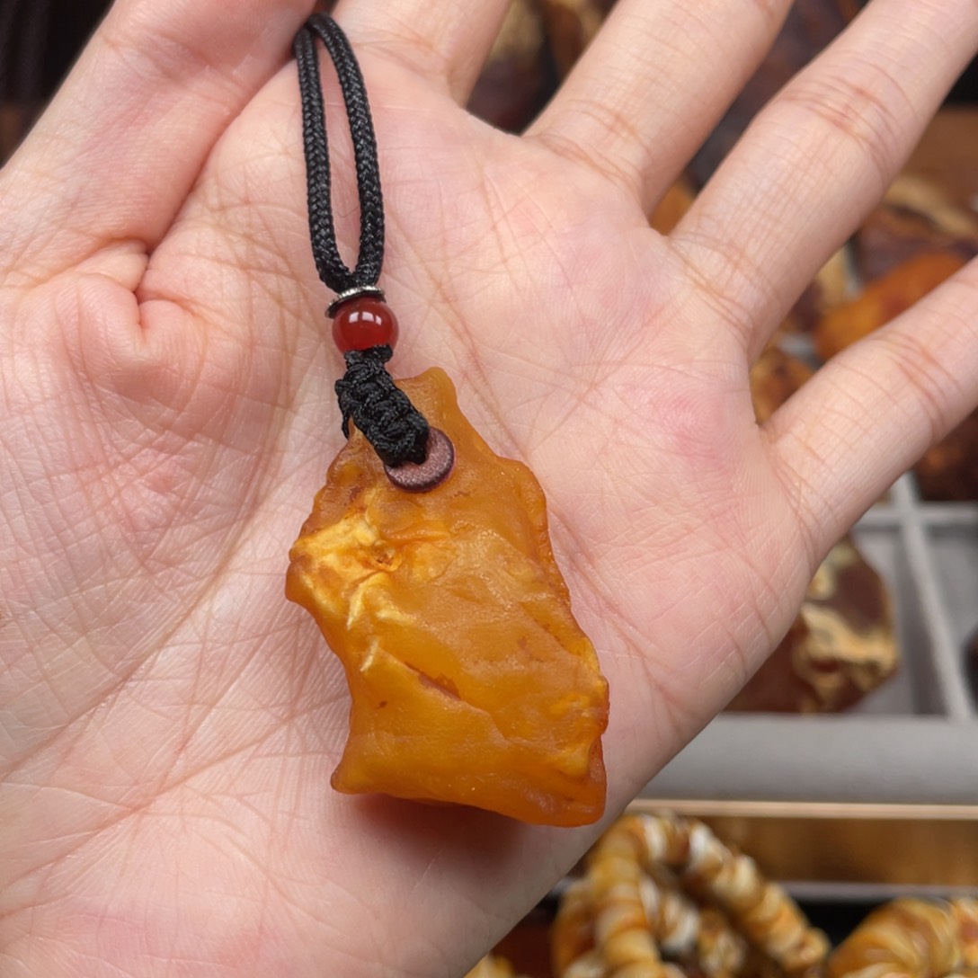 未镶嵌蜜蜡珠宝奇石