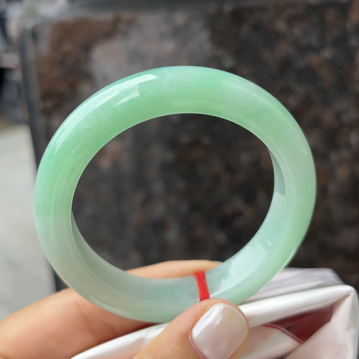 K（上新）五十三点二翡翠A货手镯正品