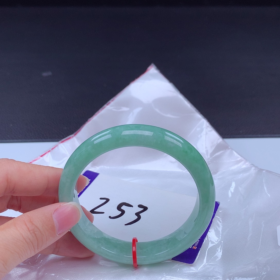 翡翠手镯未镶嵌手镯100101