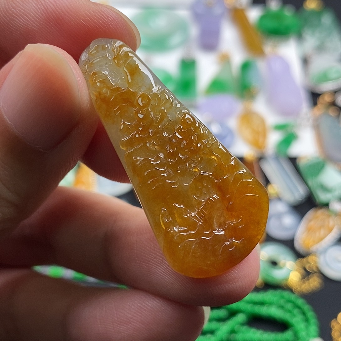 翡翠未镶嵌颈饰翡翠
