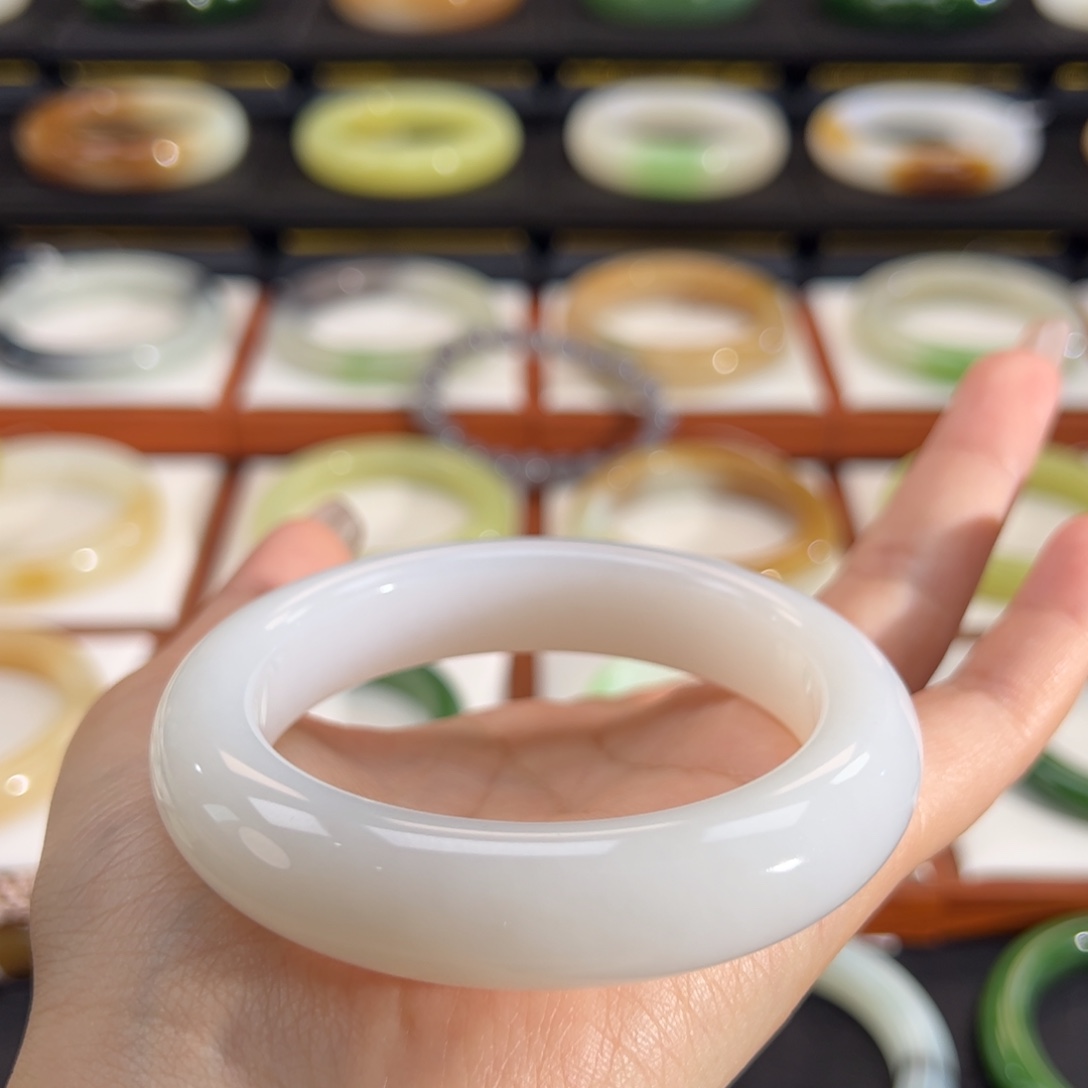 和田玉（白玉）未镶嵌手镯暖羊羔