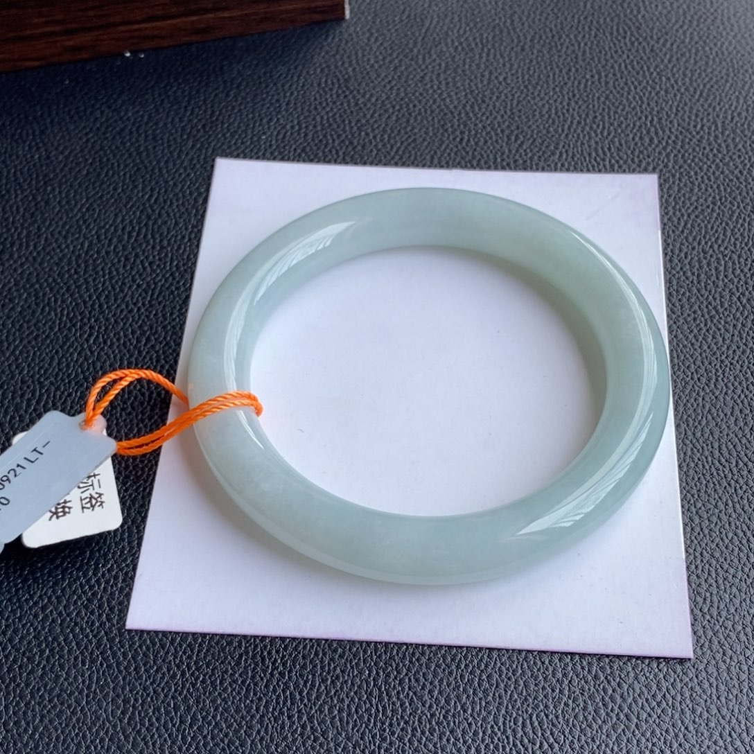 翡翠未镶嵌手镯圈口60