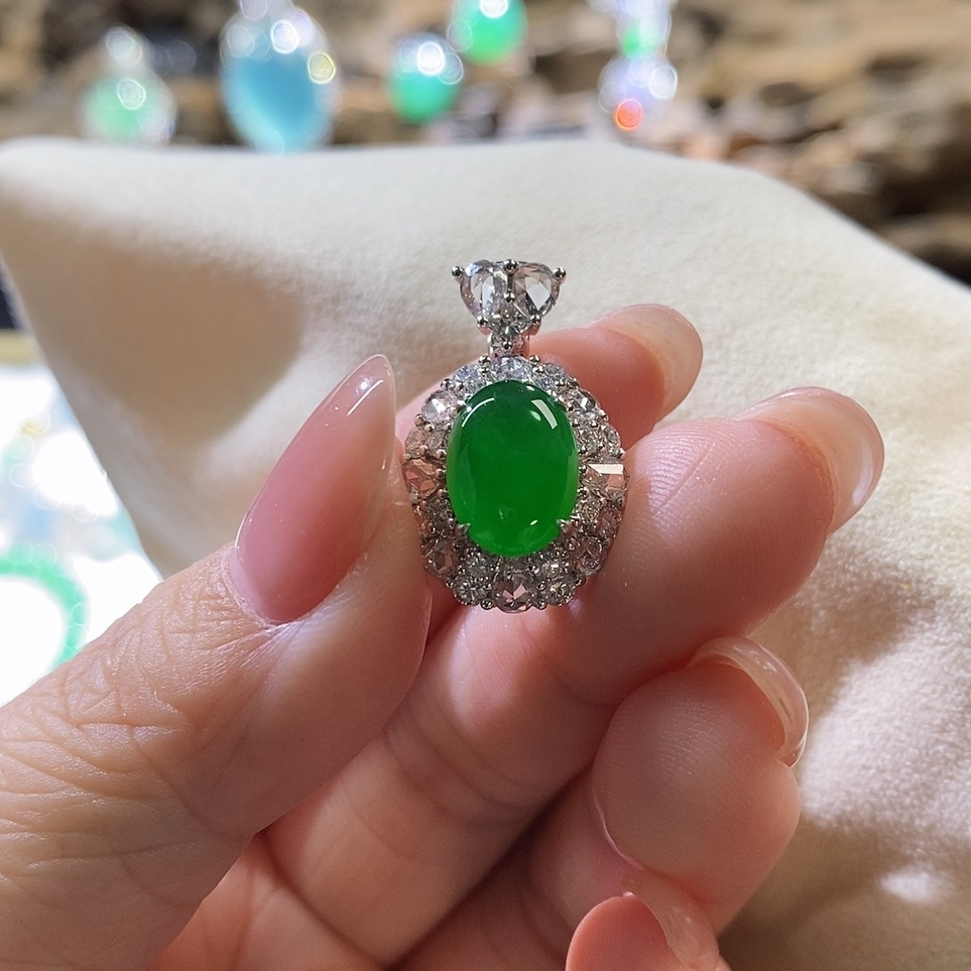 翡翠把件未镶嵌平安扣