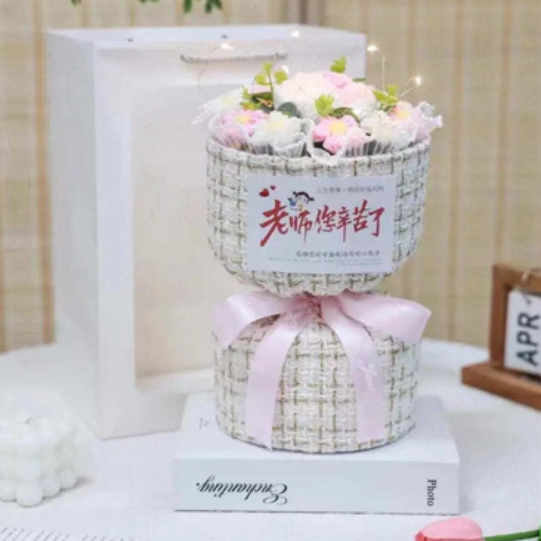 教师节手工编织毛线花玫瑰花束手捧花送老师女友情人节生日礼物花