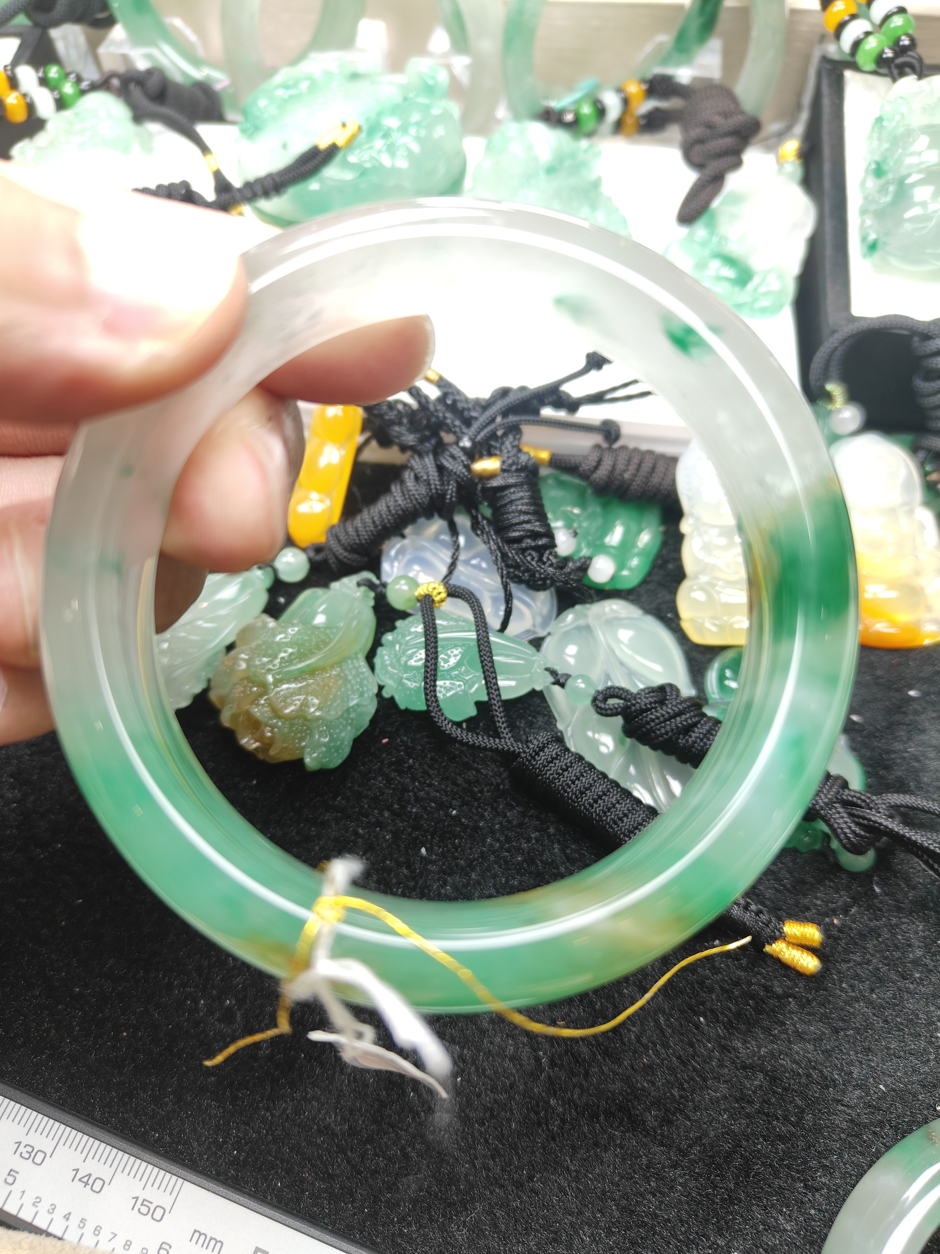 非洲翠半山水手镯天然石英质玉60圈