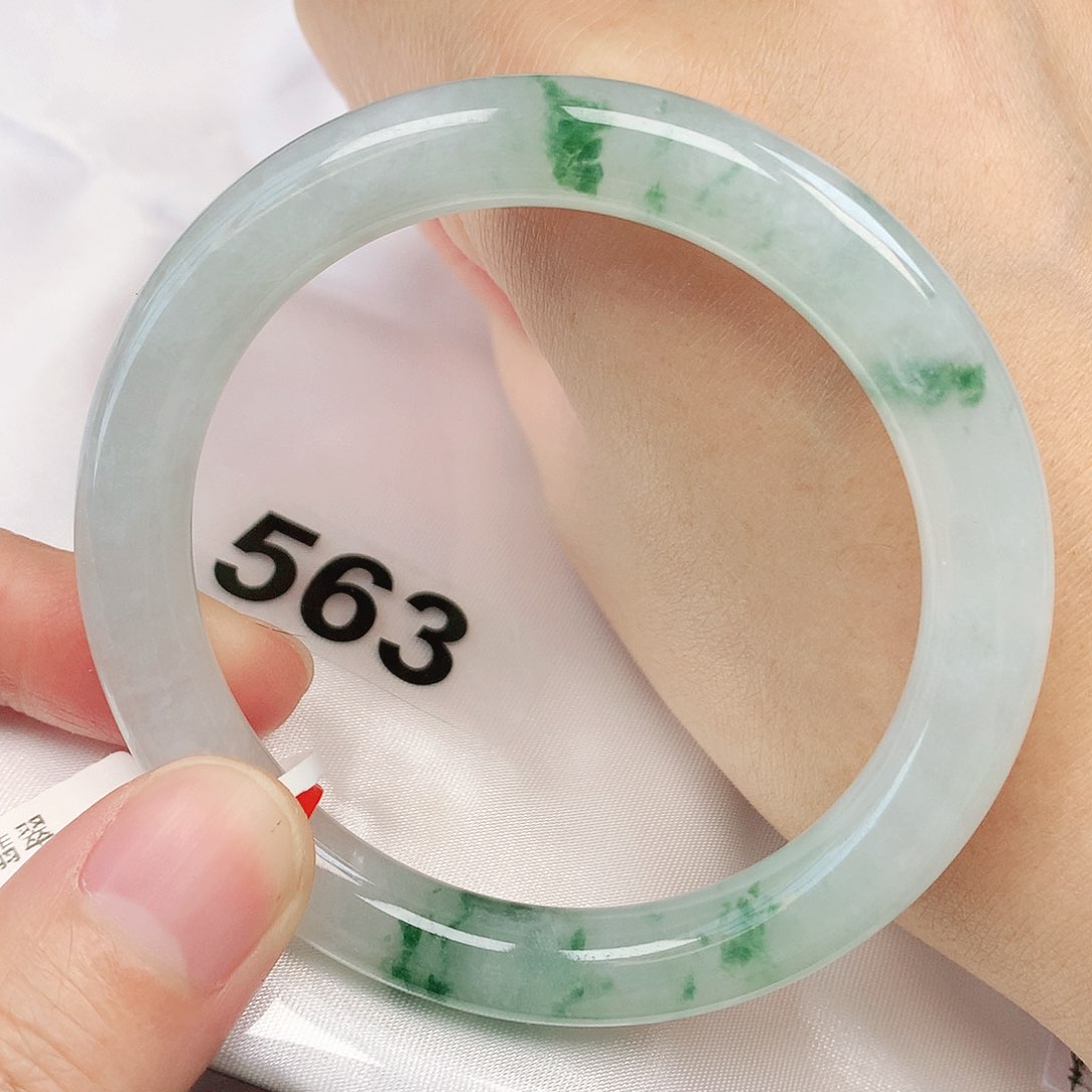 翡翠手镯未镶嵌抖音563