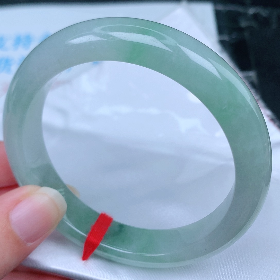 翡翠手镯未镶嵌天然