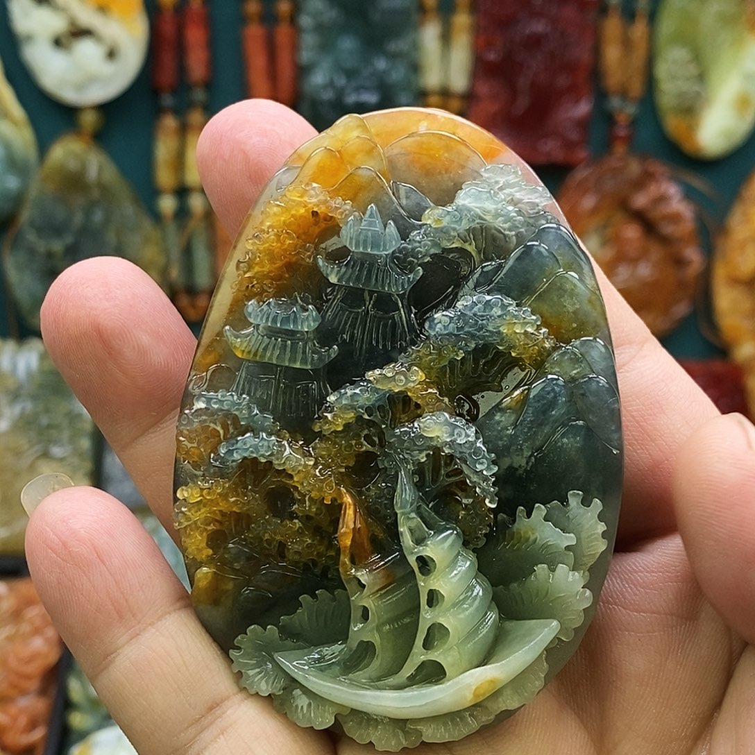 ****缘蛇纹石玉未镶嵌颈饰