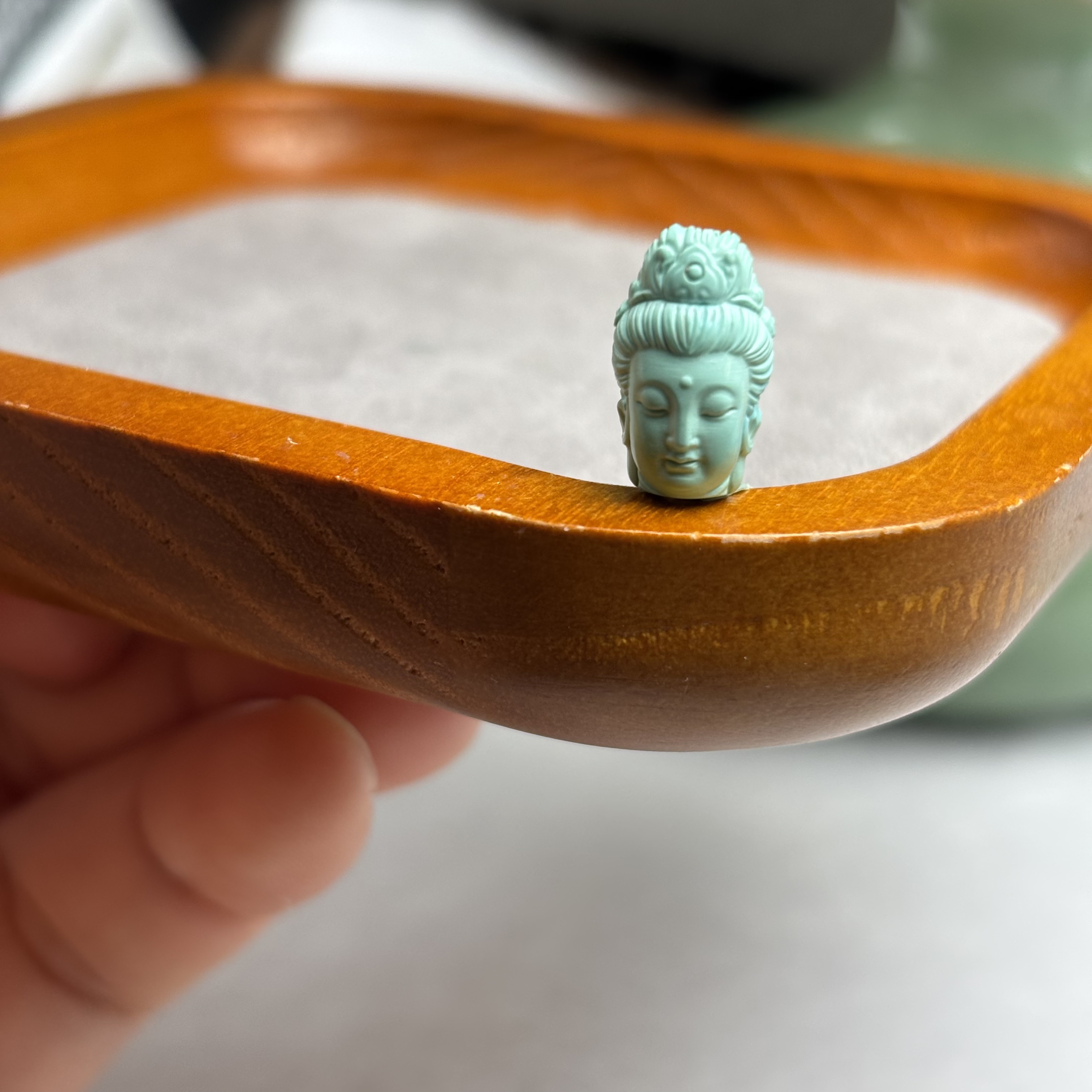 原矿绿松石高瓷精雕观音首