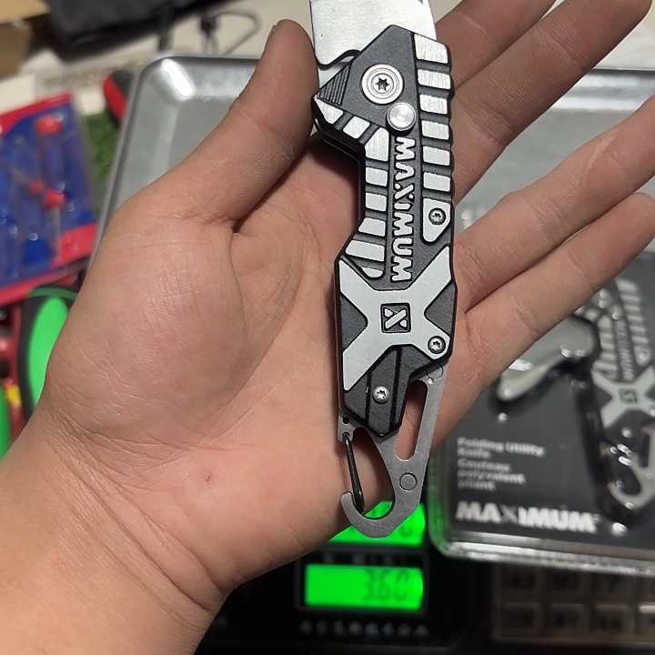 马克西姆美工刀一把