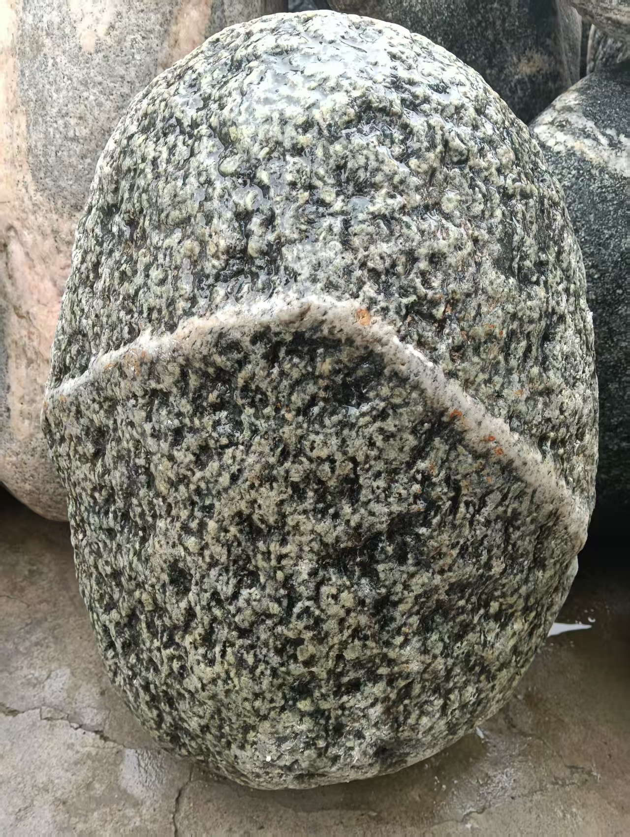 天然画面精美平安靠山石适合观赏