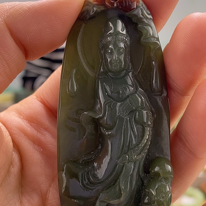 透闪石质玉挂件未镶嵌志****发