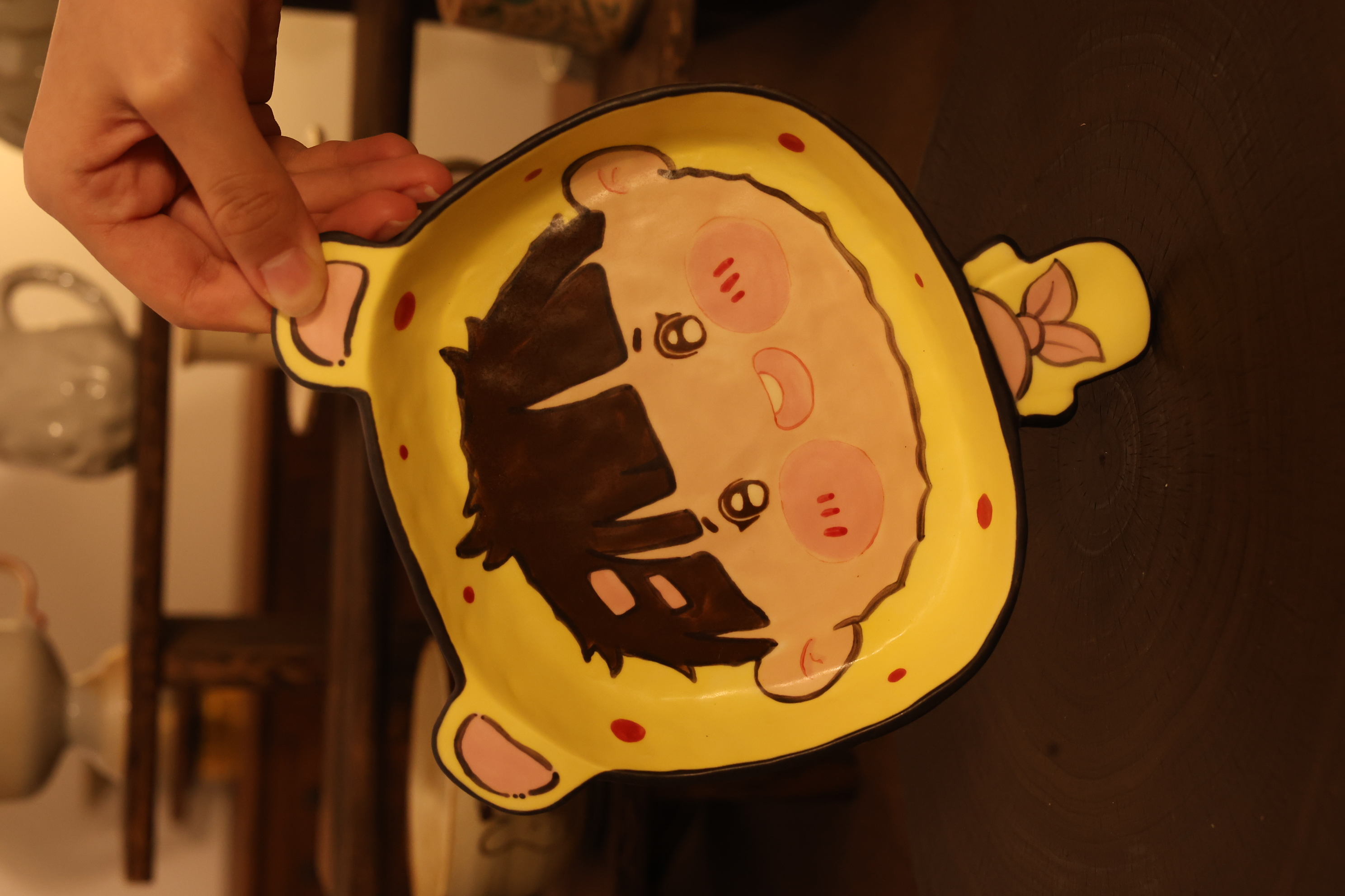 卡通可爱风创意防烫卧室陶瓷盘卡通简约釉下彩网红盘0065