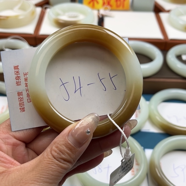 和田玉（糖玉）手镯未镶嵌