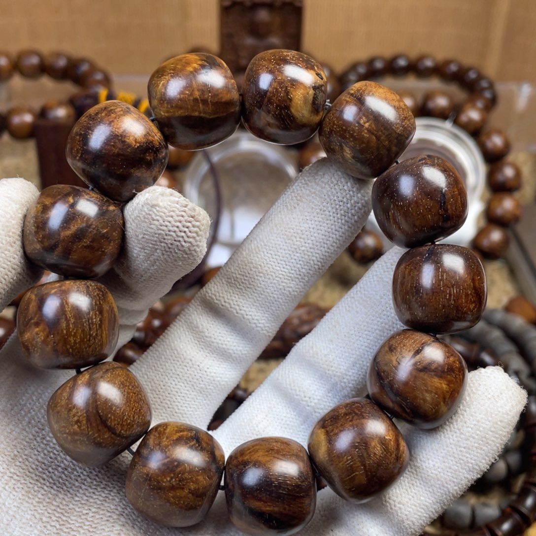 贡木其他左*贡木手串