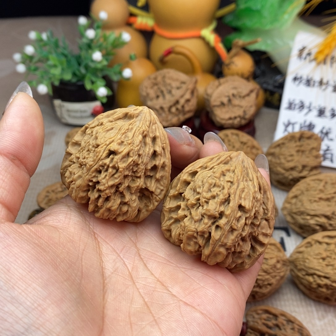 文玩核桃吊坠南疆