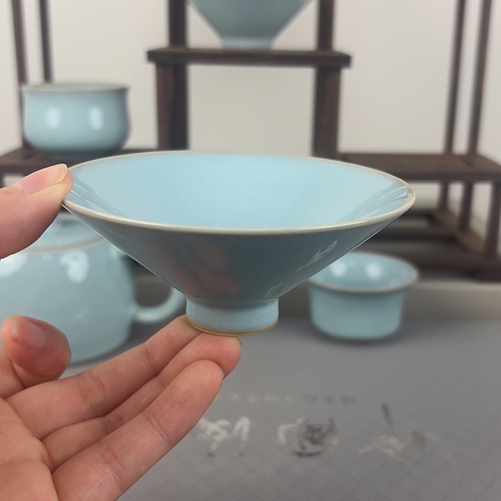 微瑕汝窑天青釉斗笠杯大号