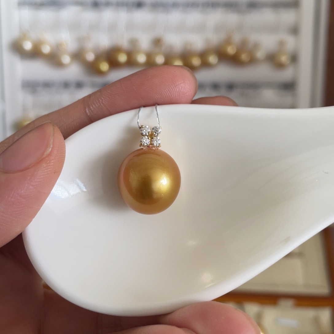 18K金镶嵌海水珍珠吊坠(不含链)14mm