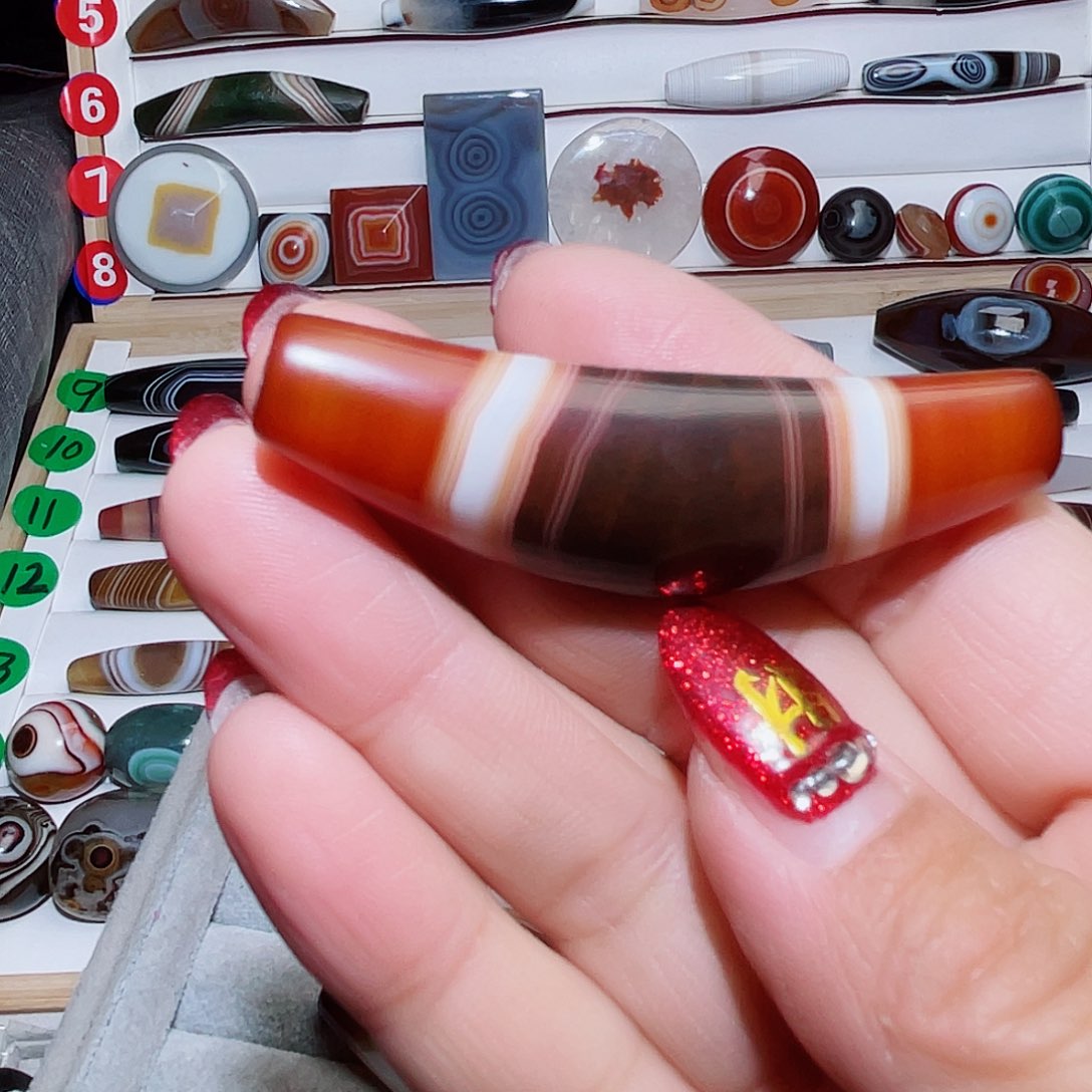 玛瑙/玉髓颈饰未镶嵌火****）