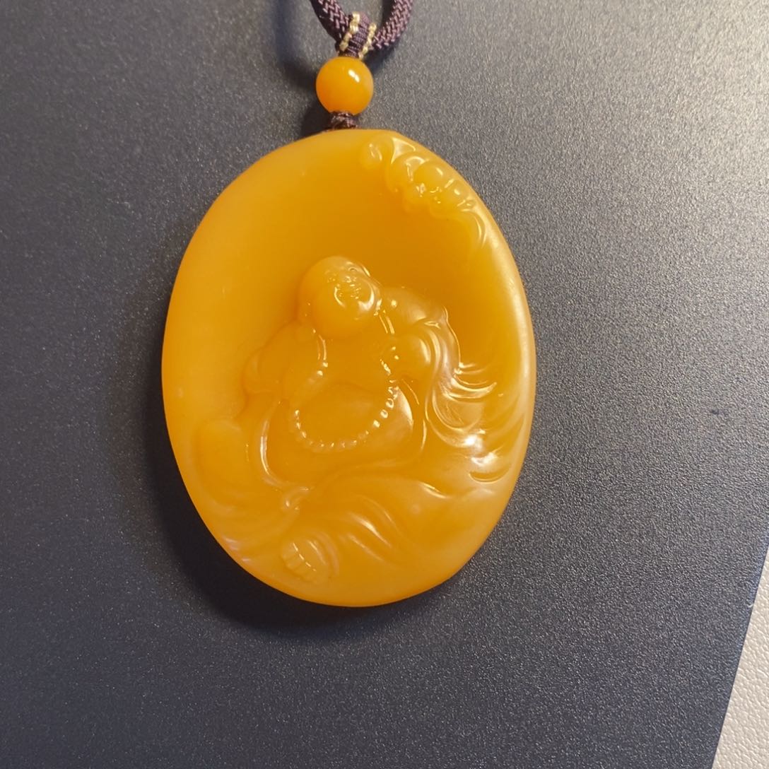 石英质玉颈饰未镶嵌好*哥