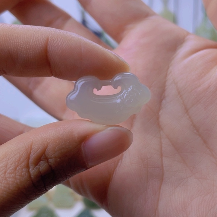 和田玉颈饰未镶嵌允*?