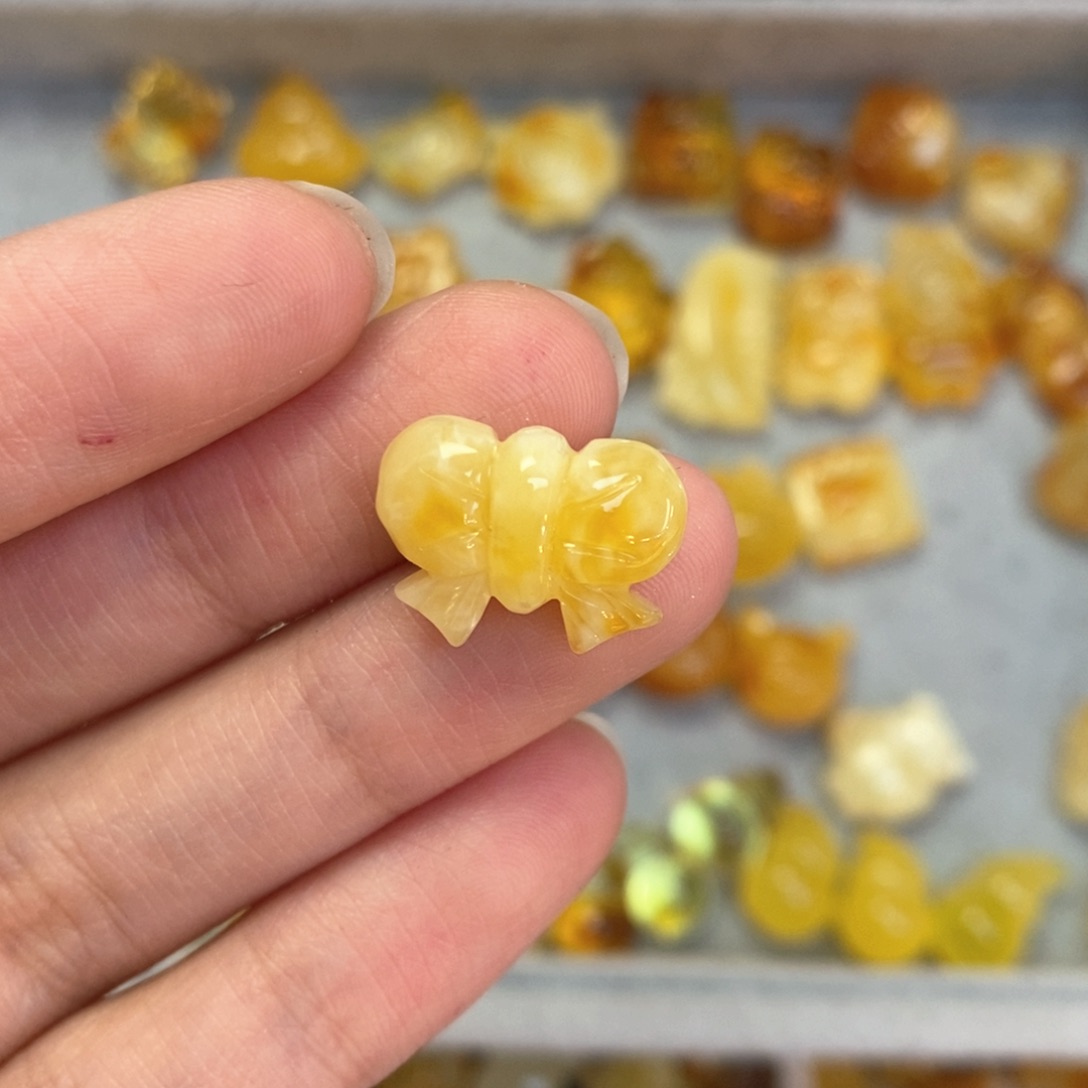 蜜蜡颈饰未镶嵌蝴蝶结