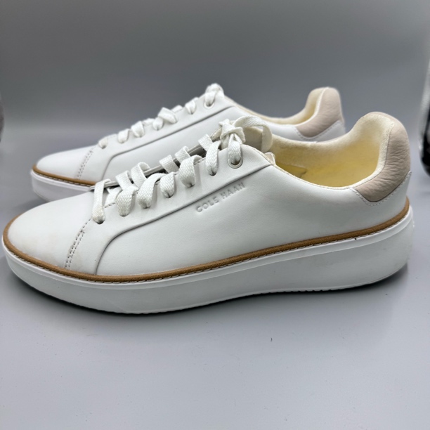 可 225 百搭简约小白鞋运动厚底防滑