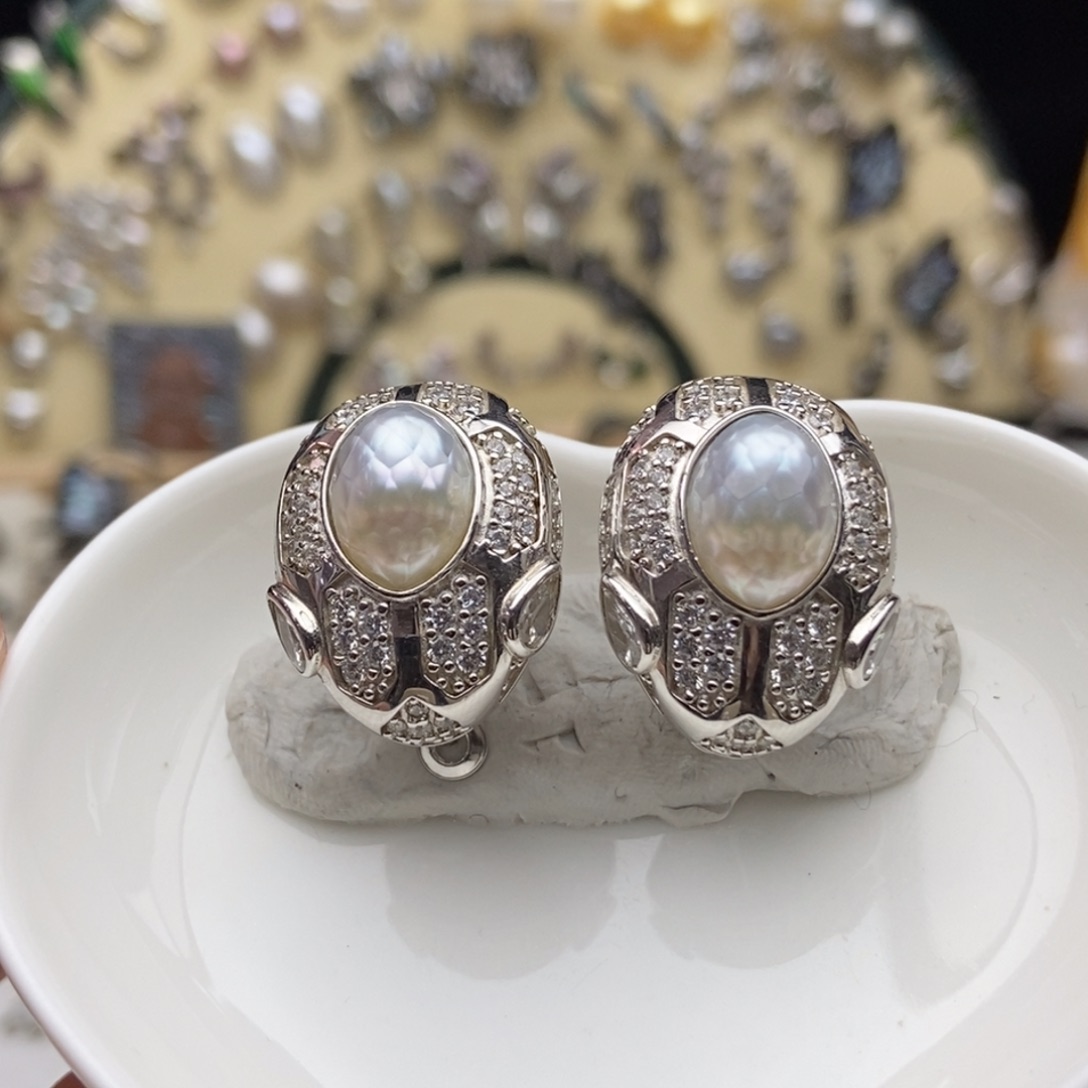 海水珍珠画框银S925镶嵌澳白华珍珠灵蛇耳钉