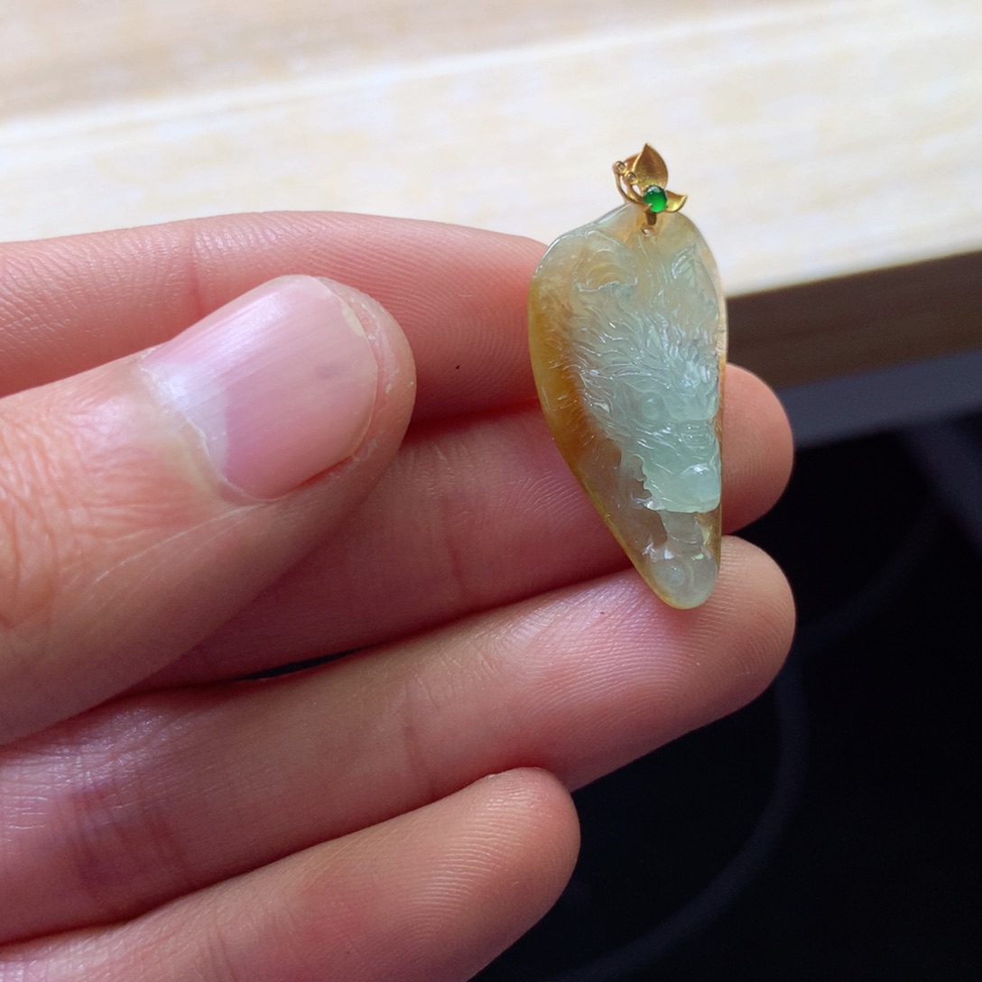 翡翠颈饰18K金镶嵌吊坠