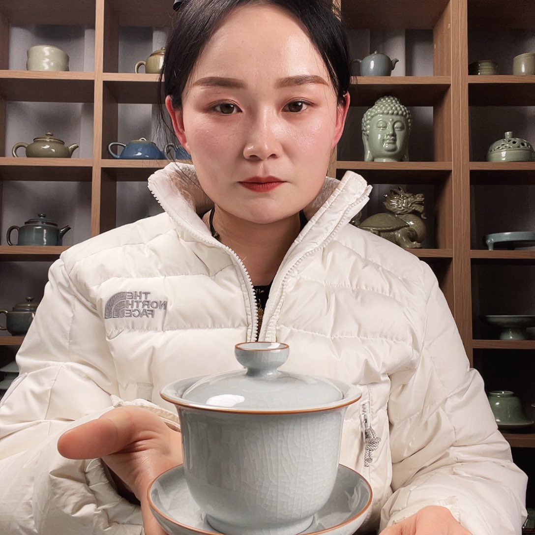 月白运圈三才元宝盖碗