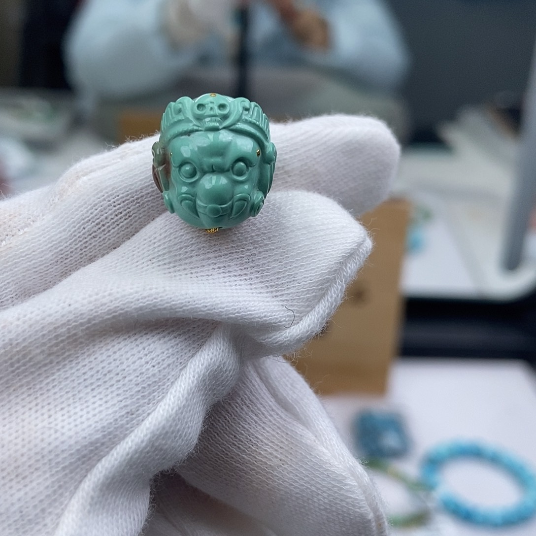 绿松石未镶嵌珠宝奇石