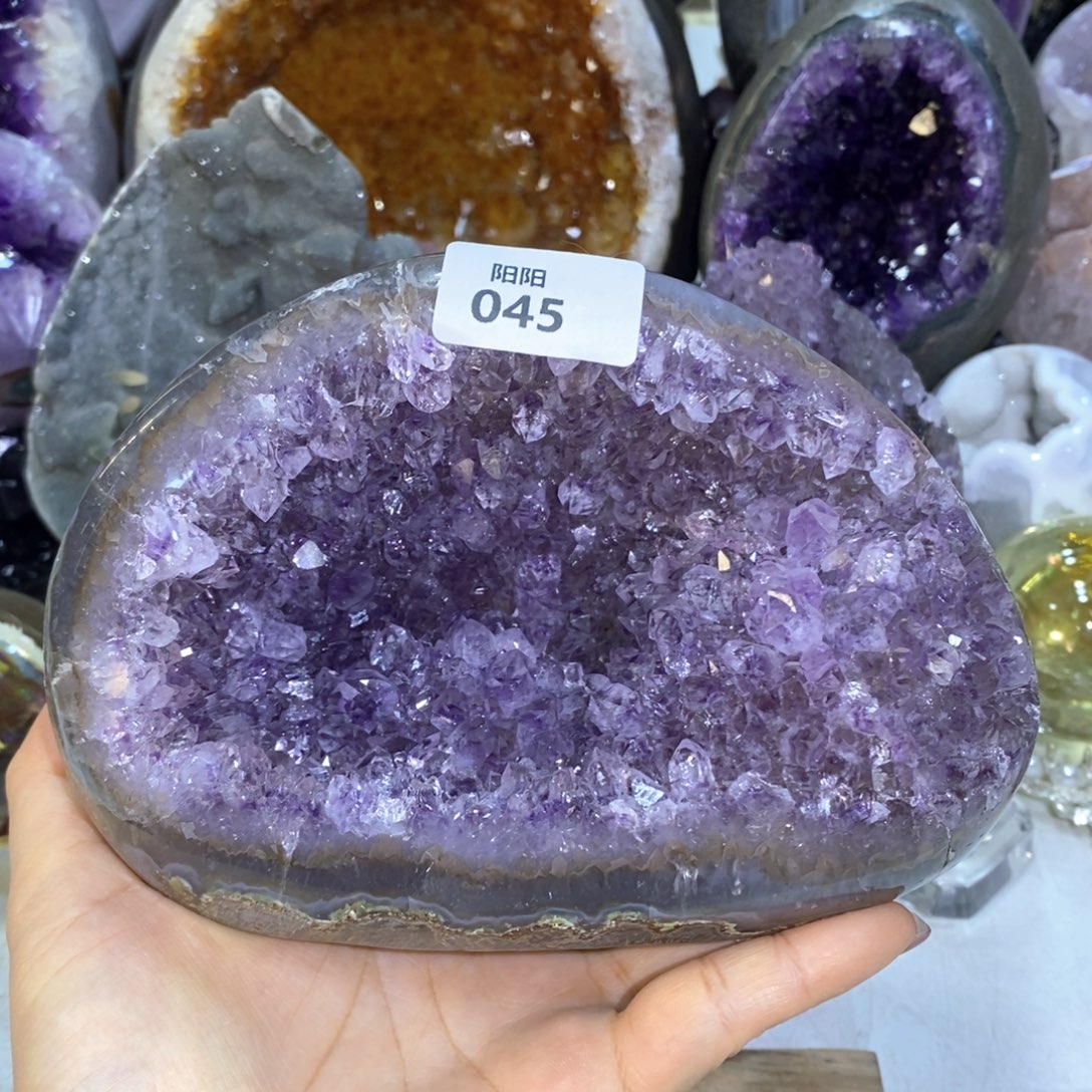 未镶嵌水晶大型摆件（非配饰）