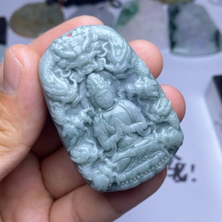 翡翠未镶嵌颈饰翡翠