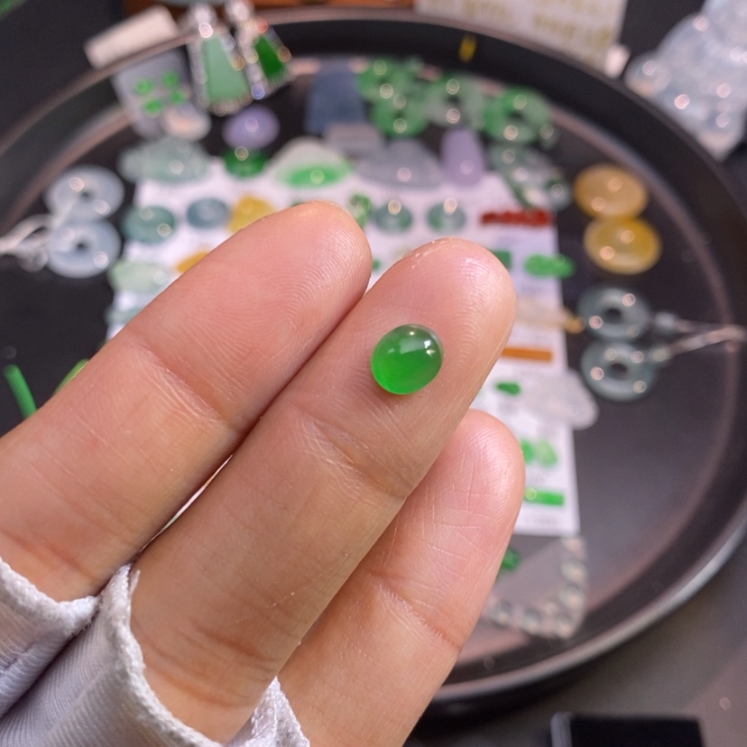 【闪购商品】翡翠挂件未镶嵌蛋