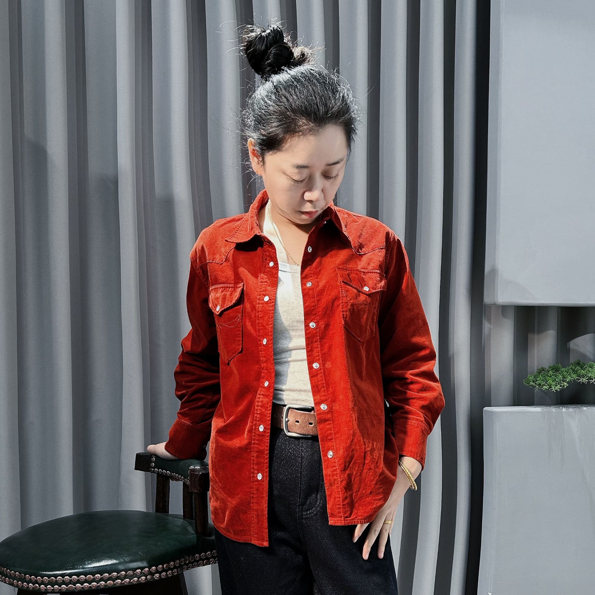 Huangxiaoqi Cowboy复古做旧灯芯绒衬衫慵懒长袖叠穿减龄9961
